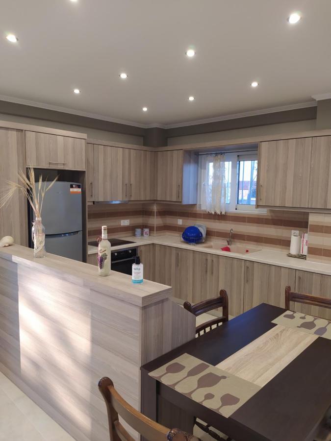 Just Constructed! Villa Gastuni Exterior foto