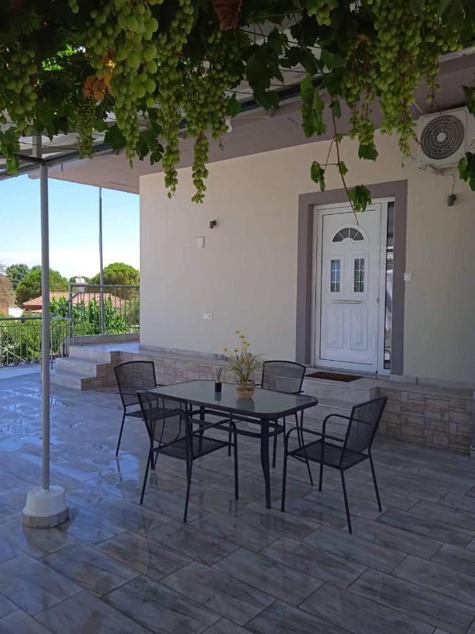 Just Constructed! Villa Gastuni Exterior foto